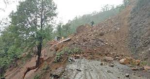 पहिरोले अबरुद्ध भीमदत्त राजमार्ग सुचारु