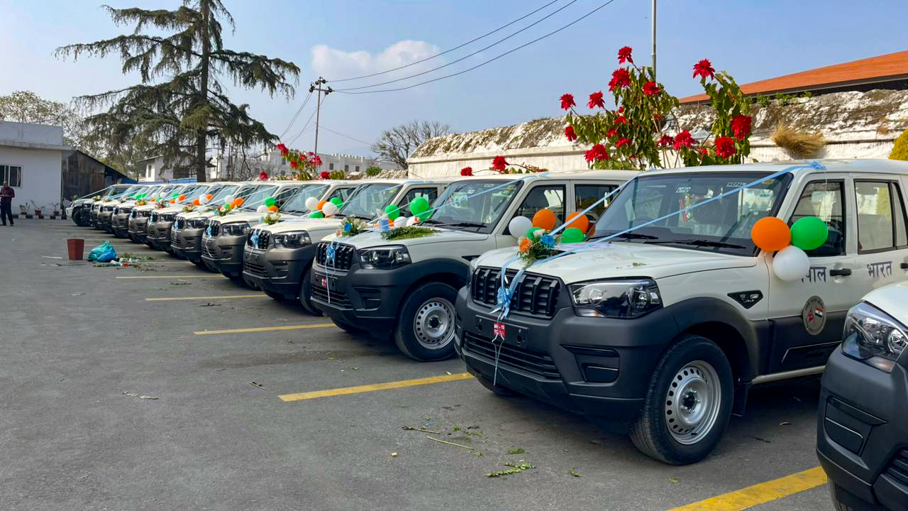 भारतले दियो नेपाललाई  थप २ सय बढी गाडी