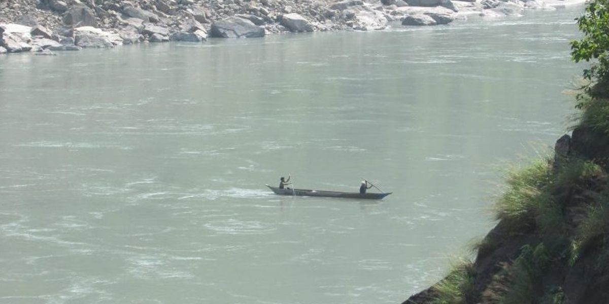 डुङ्गा दुर्घटना हुँदा एकको मृत्यु, एक बेपत्ता