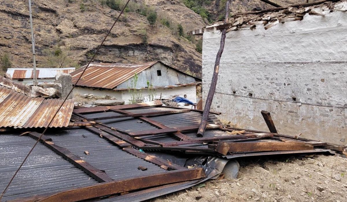 रामेछाप र दोलखामा हावाहुरीले पुर्यायो ठुलो क्षति