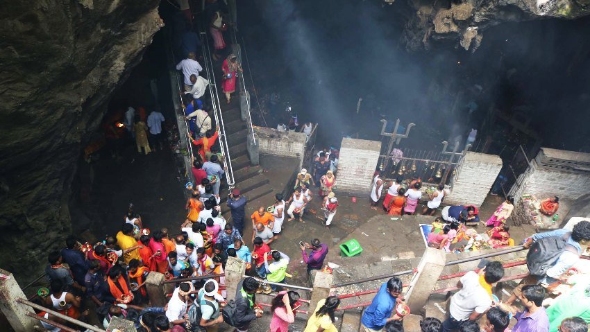 हलेसीबाट दुई करोड भेटी