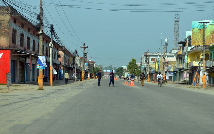 कोरोना संक्रमण बढ्न थालेपछि सुदूरका जिल्लामा कडाई