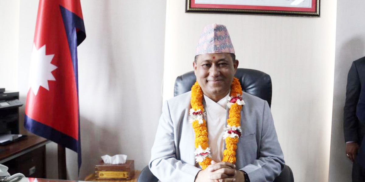 नवनियुक्त परराष्ट्र मन्त्री खनालले गरे पदभार ग्रहण