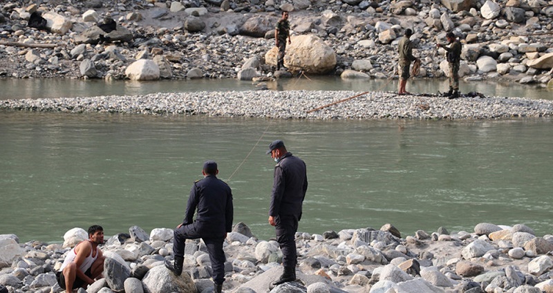 महाकालीमा पौडेर नेपाल छिरे भारतीय सैनिक