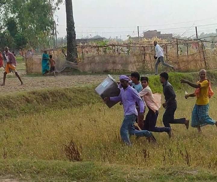 रौतहटमा स्थानीयले लुटे मतपेटिका