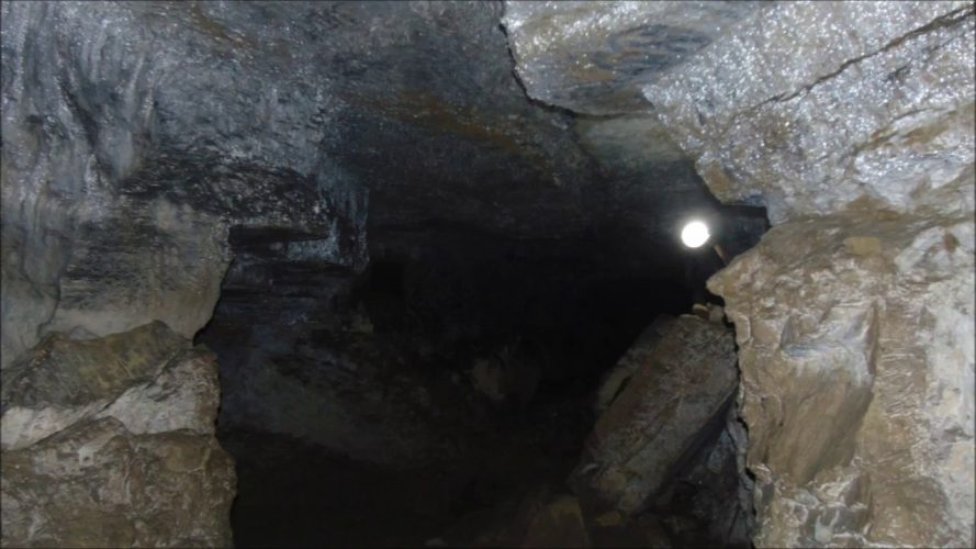 प्रदेश प्रमुख गुरुङद्वारा महेन्द्र गुफाको अध्ययन अवलोकन