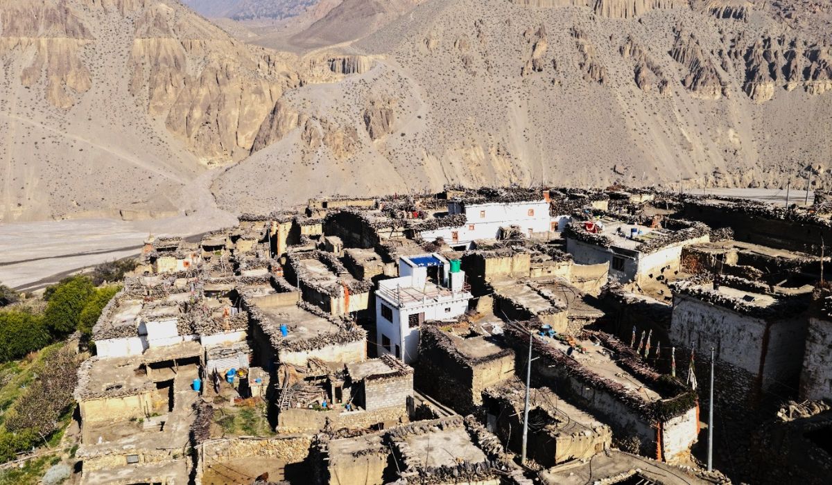 मुस्ताङको ताङ्वे गाउँमा मरुभूमि, हरियाली र हिमाली सौन्दर्यको संगम