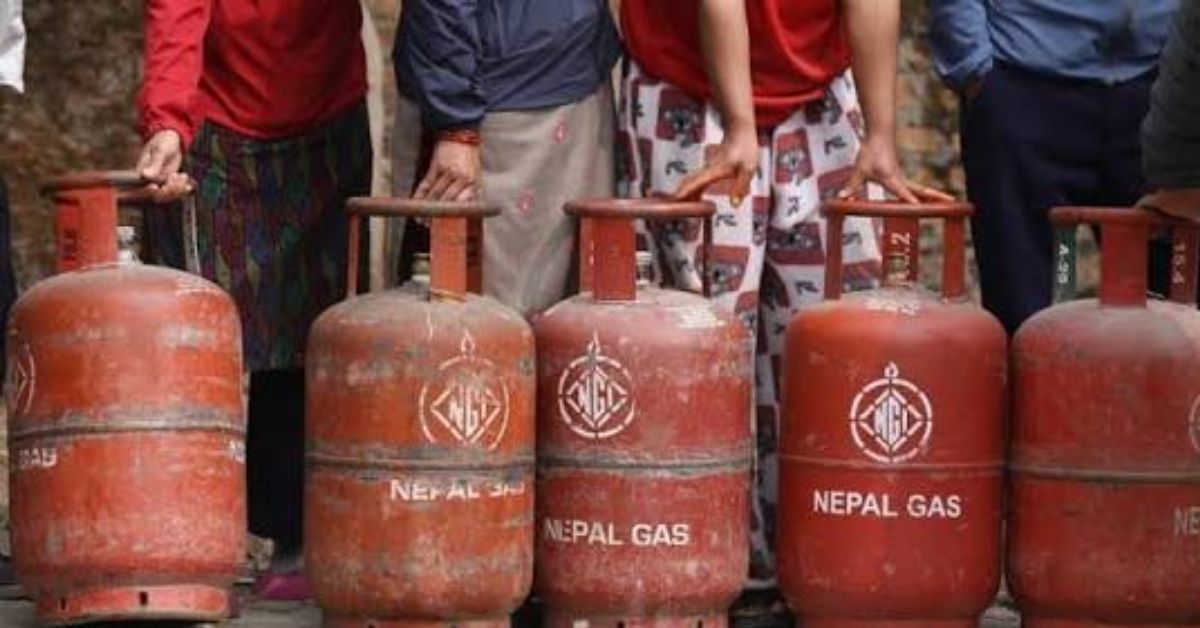 सरकार भन्छ ग्यासको अभाव छैन, उपभोक्ता भन्छन्– एक महिनादेखि पाएनौँ