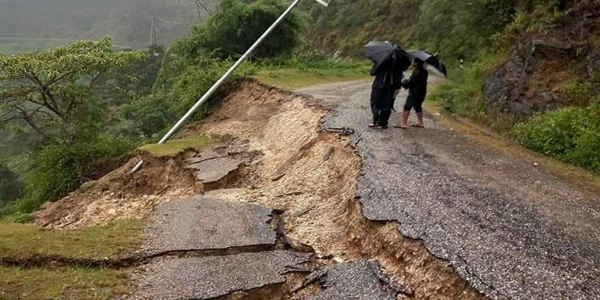 सुदूरपश्चिमका पहाडी जिल्लाका सबै सडक अवरुद्ध