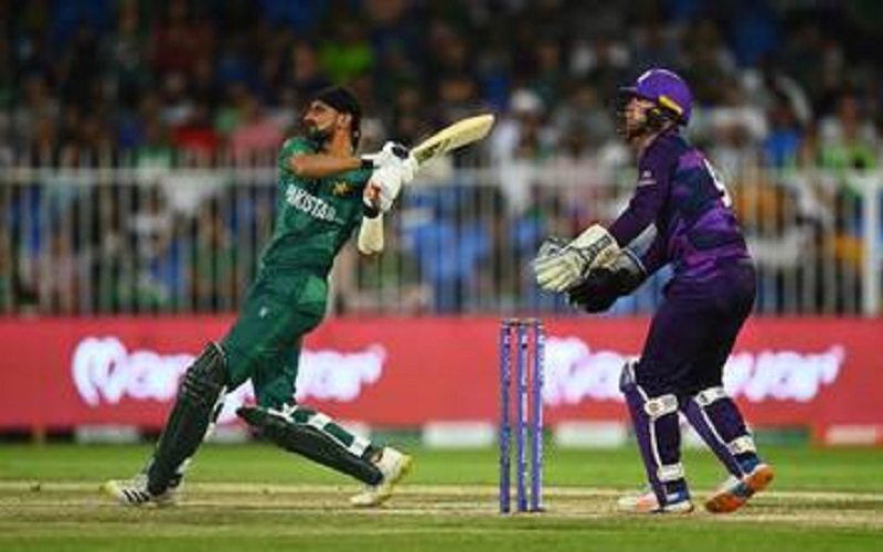 टी-२० विश्व कप क्रिकेट : पाकिस्तान सेमिफाइनलमा