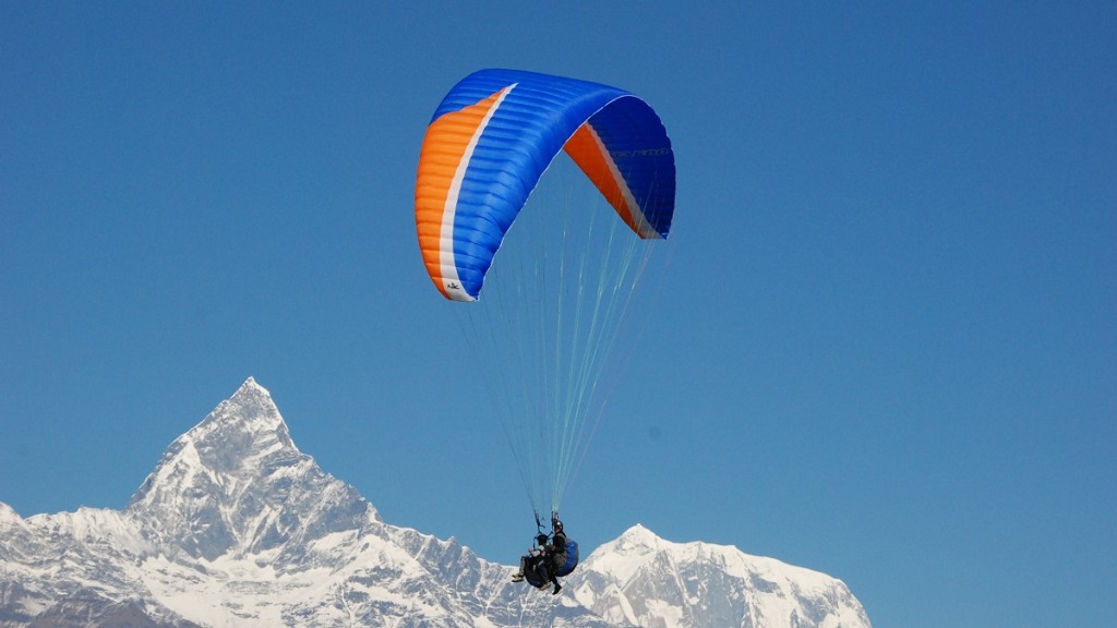 पाेखरामा प्याराग्लाइडिङ दुर्घटना हुँदा पाइलटको मृत्यु, यात्रु गम्भीर घाइते