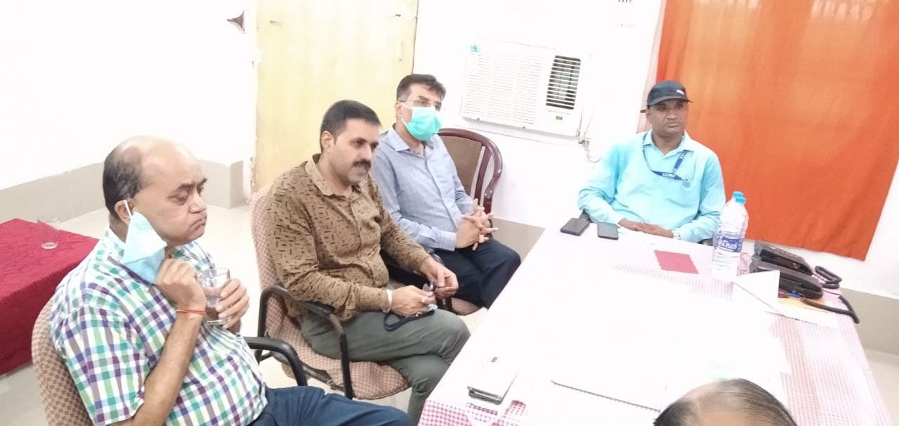 नेपाल र भारतको चेम्बरका पदाधिकारीहरुले भारतका रेल अधिकारी र सांसदहरुलाई सयुंक्त रुपमा भेटे