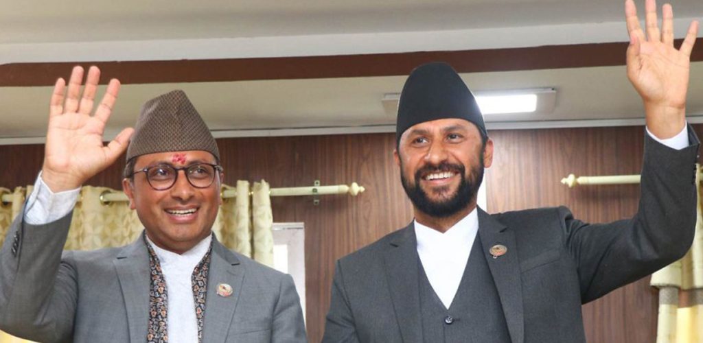 अर्थमन्त्री वाग्ले र रवि लामिछाने छलफल सकाएर फर्किए काठमाडौं 