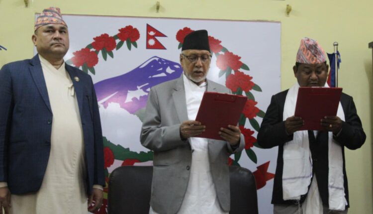 सुदूरपश्चिमका नवनियुक्त वनमन्त्री चौधरीले लिए शपथ