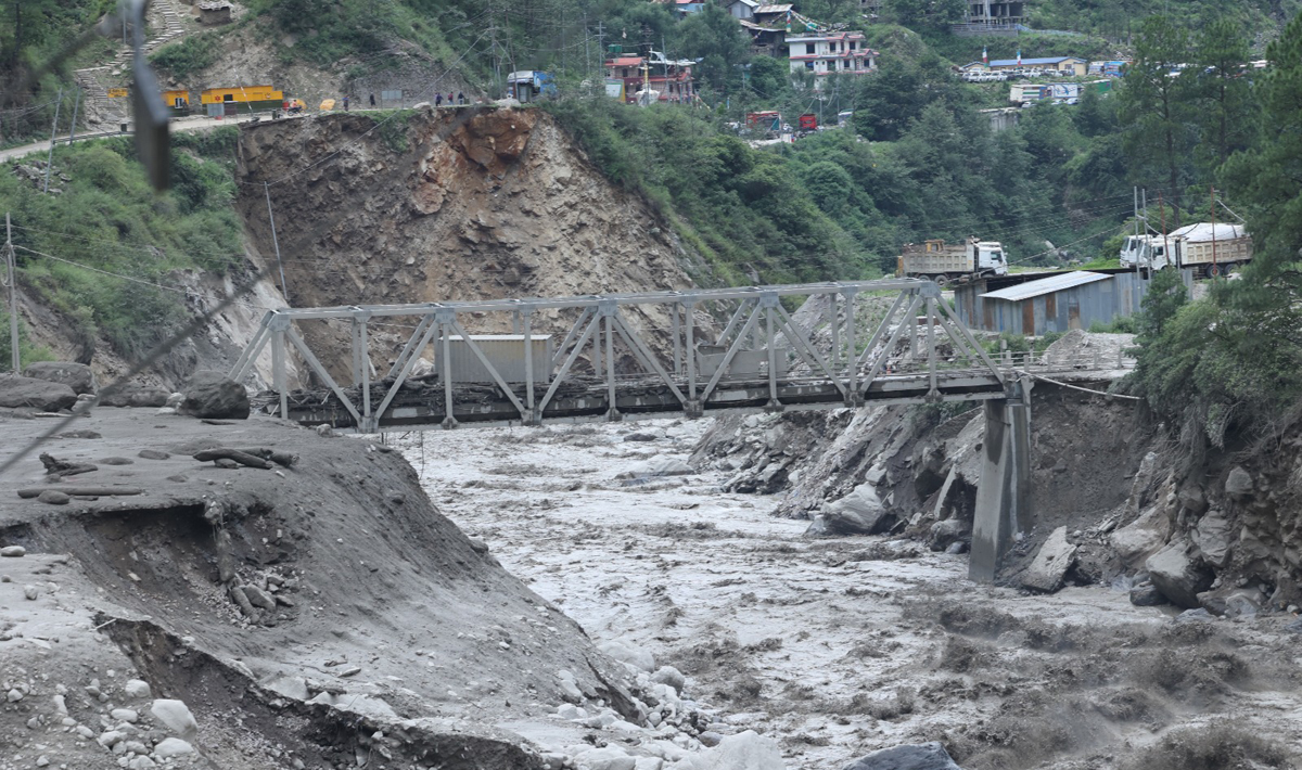 रसुवागढी नाकामा दुवैतर्फबाट सम्पर्क टुट्यो