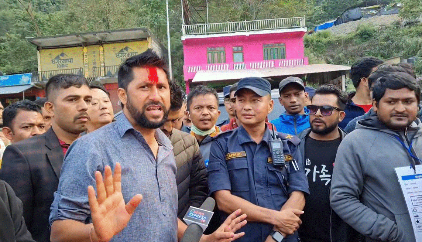 चितवनमा रवि लामिछानेको चुनावी टोलीमाथि आक्रमण