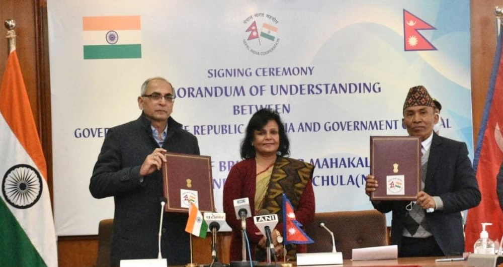 महाकालीमा नेपाल-भारत जोड्ने पुल निर्माणका लागि सम्झौता पत्रमा हस्ताक्षर