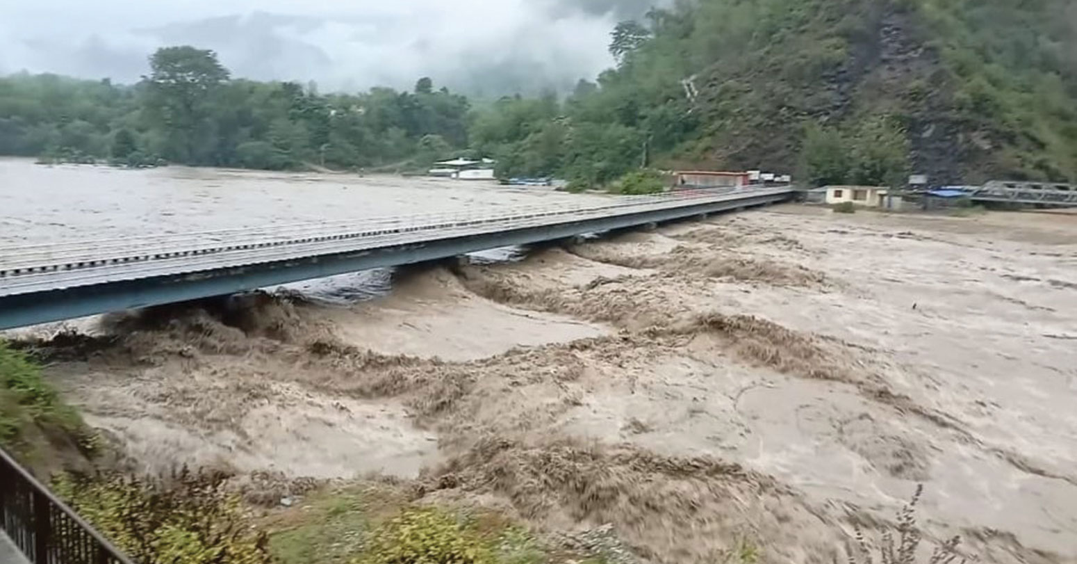 सेतीमा पानीको बहाव बढ्यो, नदी आसपासका बस्तिका नागरिकलाई सचेत रहन आग्रह