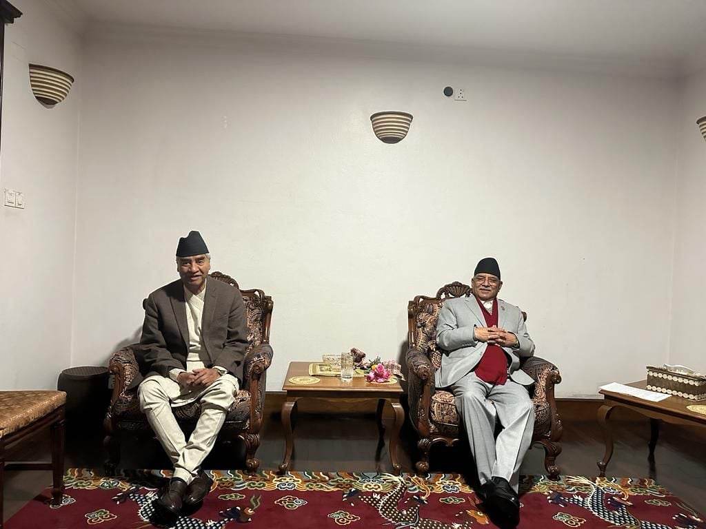 बालुवाटारमा प्रधानमन्त्री प्रचण्ड र देउवाबीच भेटवार्ता