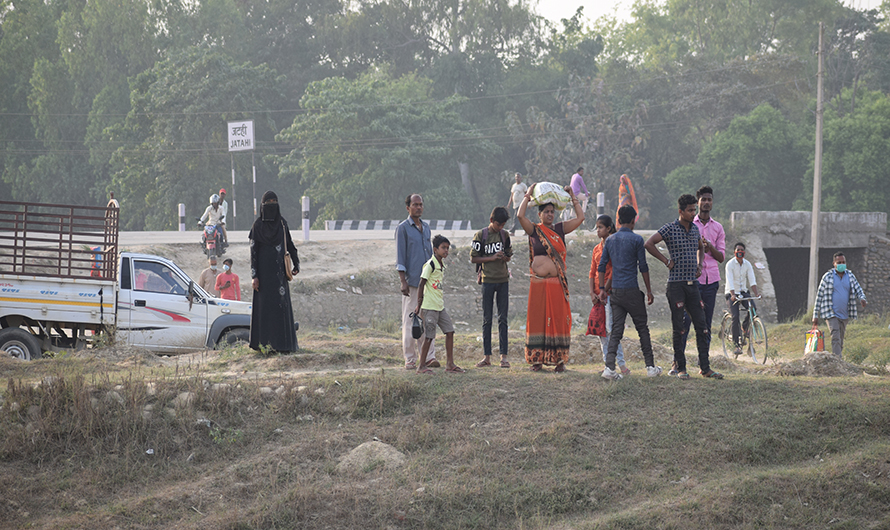 सत्र महिनापछि सीमानाकाबाट आवतजावत