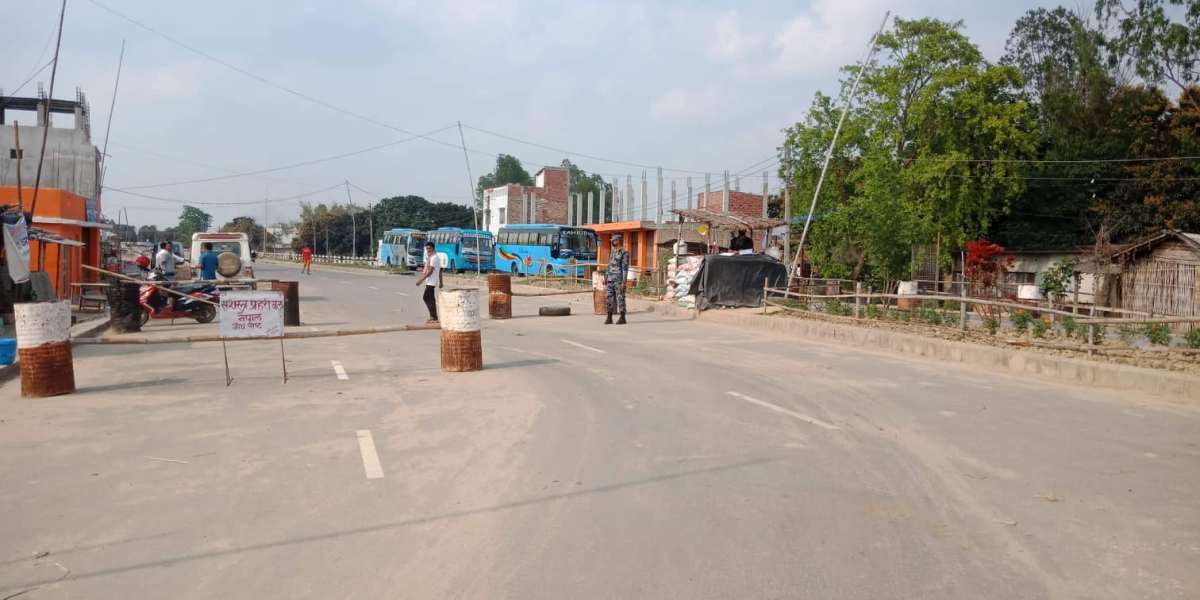 धनगढी  एकसात ‘लकडाउन’