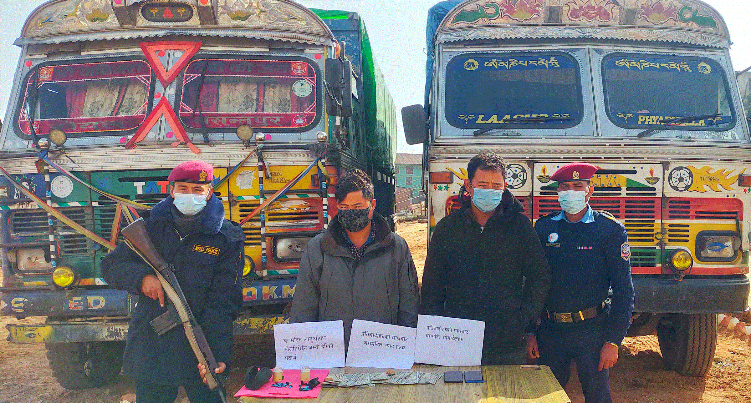 ब्राउन सुगरसहित दुई ट्रक चालक पक्राउ